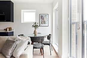 The Wembley Park Wonder - Charming 2bdr Flat With Balcony