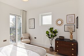 The Wembley Park Wonder - Charming 2bdr Flat With Balcony