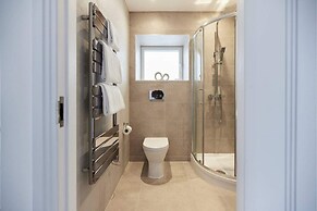 The Wembley Park Wonder - Charming 2bdr Flat With Balcony