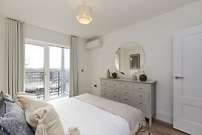 The Wembley Park Wonder - Charming 2bdr Flat With Balcony