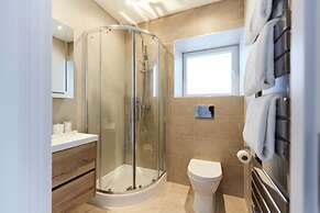 The Wembley Park Retreat - Modern 2bdr Flat With Balcony