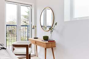 The Wembley Park Retreat - Modern 2bdr Flat With Balcony