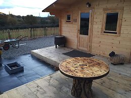 Cosy 1-bed Farm Stay Cabin