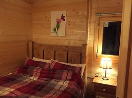 Cosy 1-bed Farm Stay Cabin