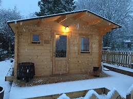 Cosy 1-bed Farm Stay Cabin
