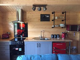 Cosy 1-bed Farm Stay Cabin
