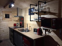 Cosy 1-bed Farm Stay Cabin