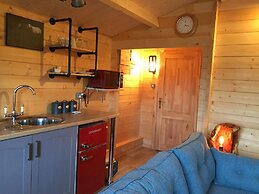 Cosy 1-bed Farm Stay Cabin