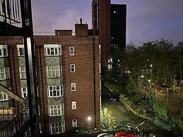 Lush Jacuzzi Apartment With Balcony