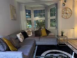 Lush Jacuzzi Apartment With Balcony