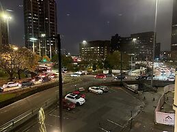 Lush Jacuzzi Apartment With Balcony