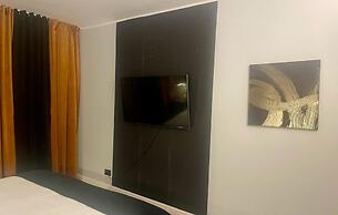 Lush Jacuzzi Apartment With Balcony