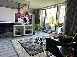 Unique Penthouse With Jacuzzi & Garden