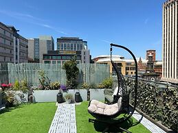 Unique Penthouse With Jacuzzi & Garden