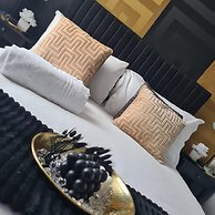 Unique Penthouse With Jacuzzi & Garden