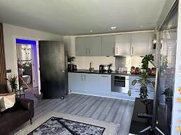 Unique Penthouse With Jacuzzi & Garden