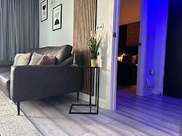 Unique Penthouse With Jacuzzi & Garden