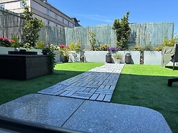 Unique Penthouse With Jacuzzi & Garden