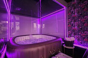 Unique Penthouse With Jacuzzi & Garden