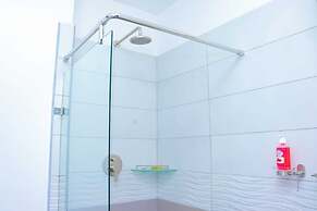 Lux Suites Tatu City Vacation House