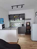 Lux Suites Tatu City Vacation House