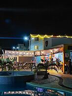 Lux Suites Tatu City Vacation House