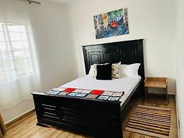 Lux Suites Tatu City Vacation House