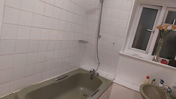 2-bed Apartment Sleeps 7 With Wi-fi
