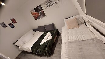 2-bed Apartment Sleeps 7 With Wi-fi