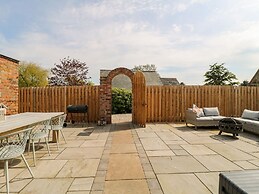 Hunters Lodge at Wildersley Farm