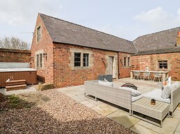 Hunters Lodge at Wildersley Farm