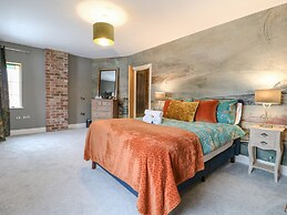 Hunters Lodge at Wildersley Farm