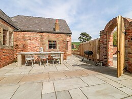 Hunters Lodge at Wildersley Farm