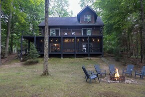 Rhinelander Waterfront Cabin w/ Deck & Fire Pit!
