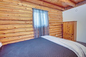 Rhinelander Waterfront Cabin w/ Deck & Fire Pit!