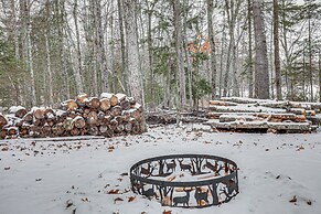 Rhinelander Waterfront Cabin w/ Deck & Fire Pit!