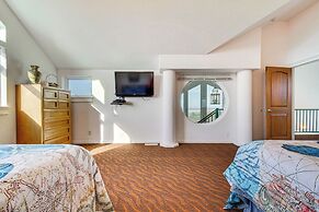 'oceanfront Castle' w/ Hot Tub & Game Room