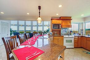 'oceanfront Castle' w/ Hot Tub & Game Room