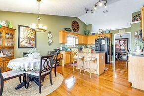 Cozy Buford Home w/ Piano ~ Mins to Lake Lanier!