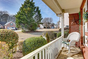 Cozy Buford Home w/ Piano ~ Mins to Lake Lanier!
