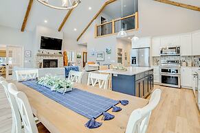 Lakefront Rhinelander Cottage w/ Private Dock!