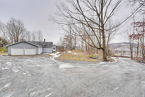 Cozy Fair Haven Home With Mountain Views!