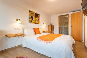 Designer Luxury Two Bedroom Apartment