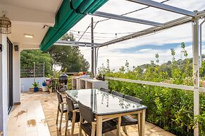 Designer Luxury Two Bedroom Apartment