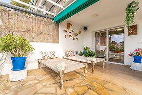 Designer Luxury Two Bedroom Apartment