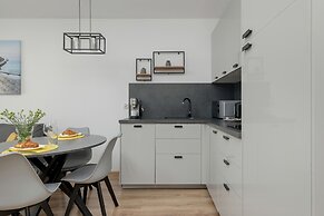Modern Apartment in Kolobrzeg by Renters