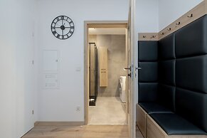 Modern Apartment in Kolobrzeg by Renters