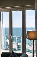 Primavera' Seafront apt with tower view