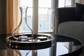 Primavera' Seafront apt with tower view