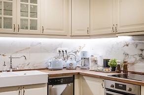 Primavera' Seafront apt with tower view